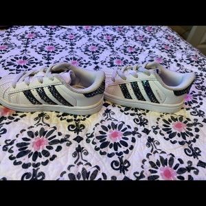 Toddler girls Adidas Superstar shoes